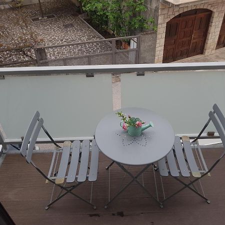 Studio Flat For 2 Apartment Makarska Exterior foto